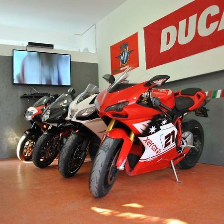 Bed and Breakfast Italian Piston House Sport Moto Rent Millesimo Exterior foto