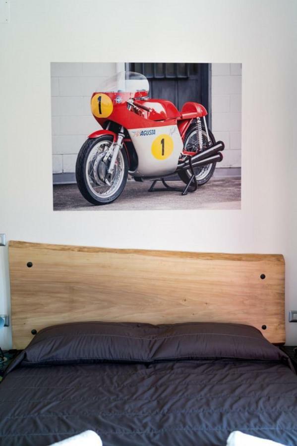 Bed and Breakfast Italian Piston House Sport Moto Rent Millesimo Exterior foto