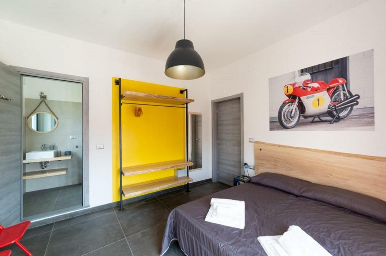 Bed and Breakfast Italian Piston House Sport Moto Rent Millesimo Exterior foto