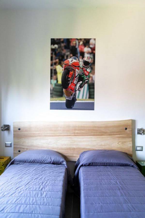 Bed and Breakfast Italian Piston House Sport Moto Rent Millesimo Exterior foto